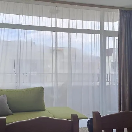 Amelia アパート サニービーチ